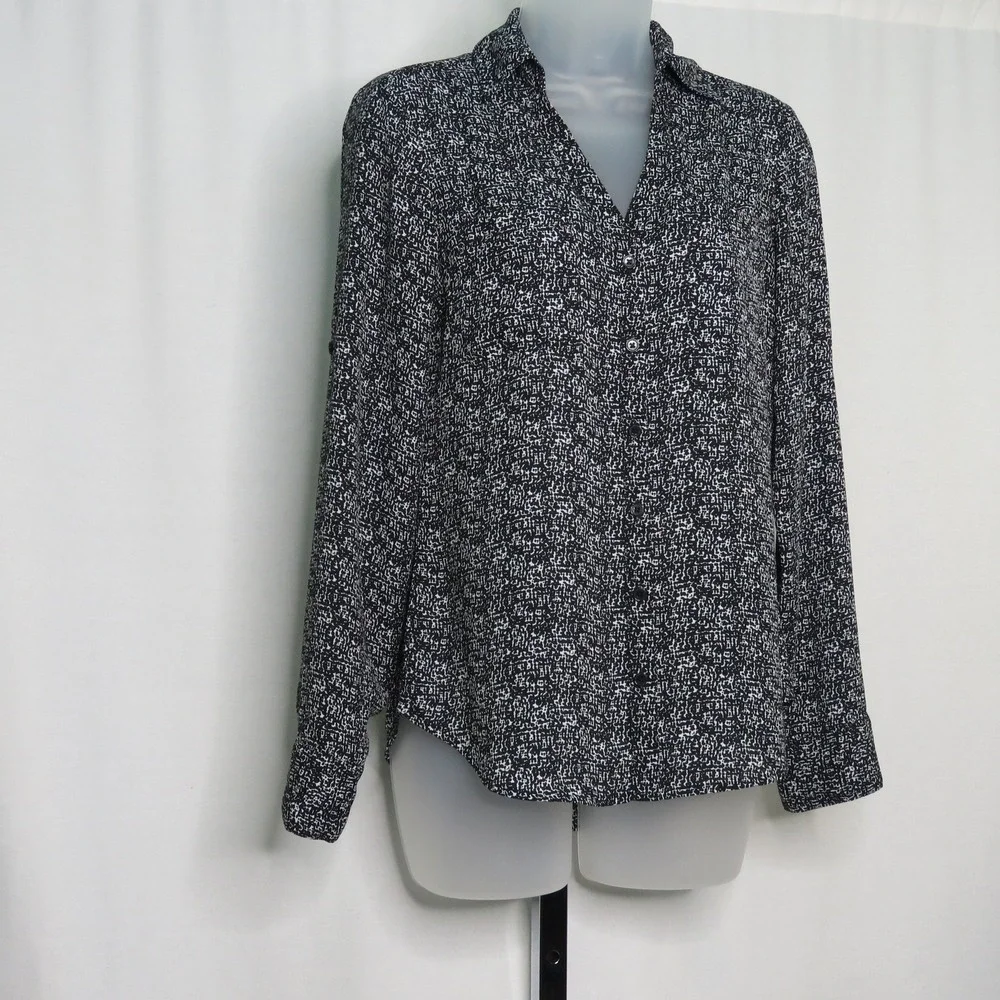 Express Women's The Portfolio Shirt Size XS Black White Button Down - Picture 3 of 7